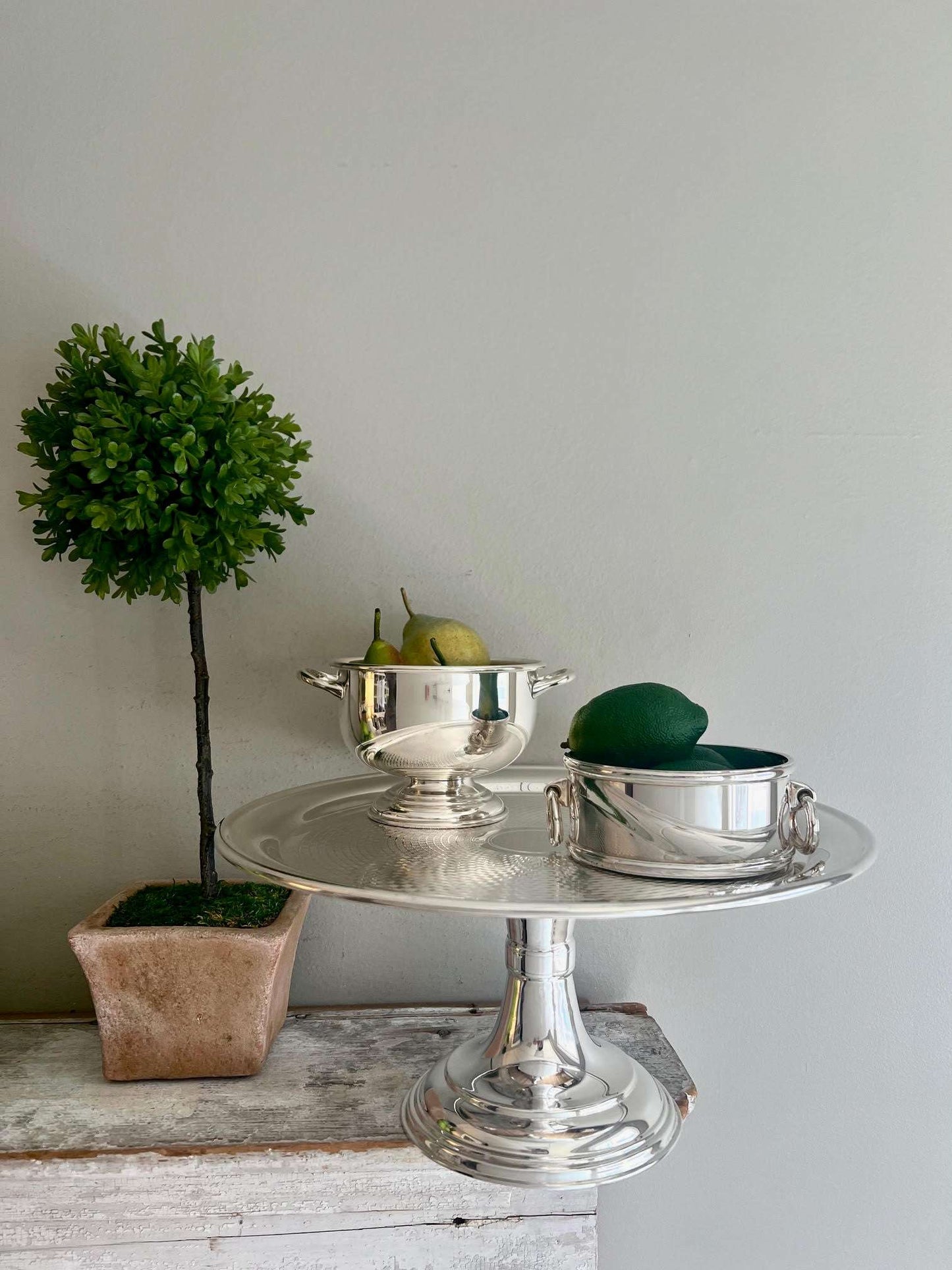 Hôtel Silver Vintage 14" Pedestal Cake Stand with Engine Turned Tray Hotel Silver Hotel Silver