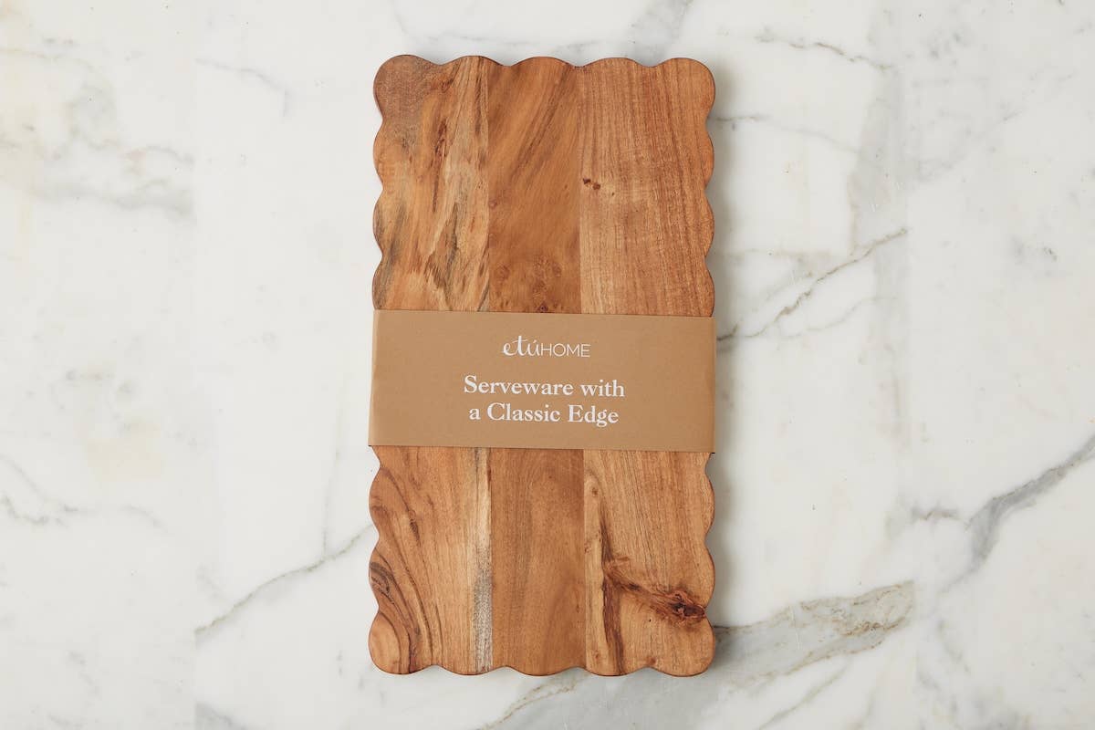 Scalloped Cutting Board, Rect. Med Plank- 18"x10"x1" Kitchen Tools etúHOME