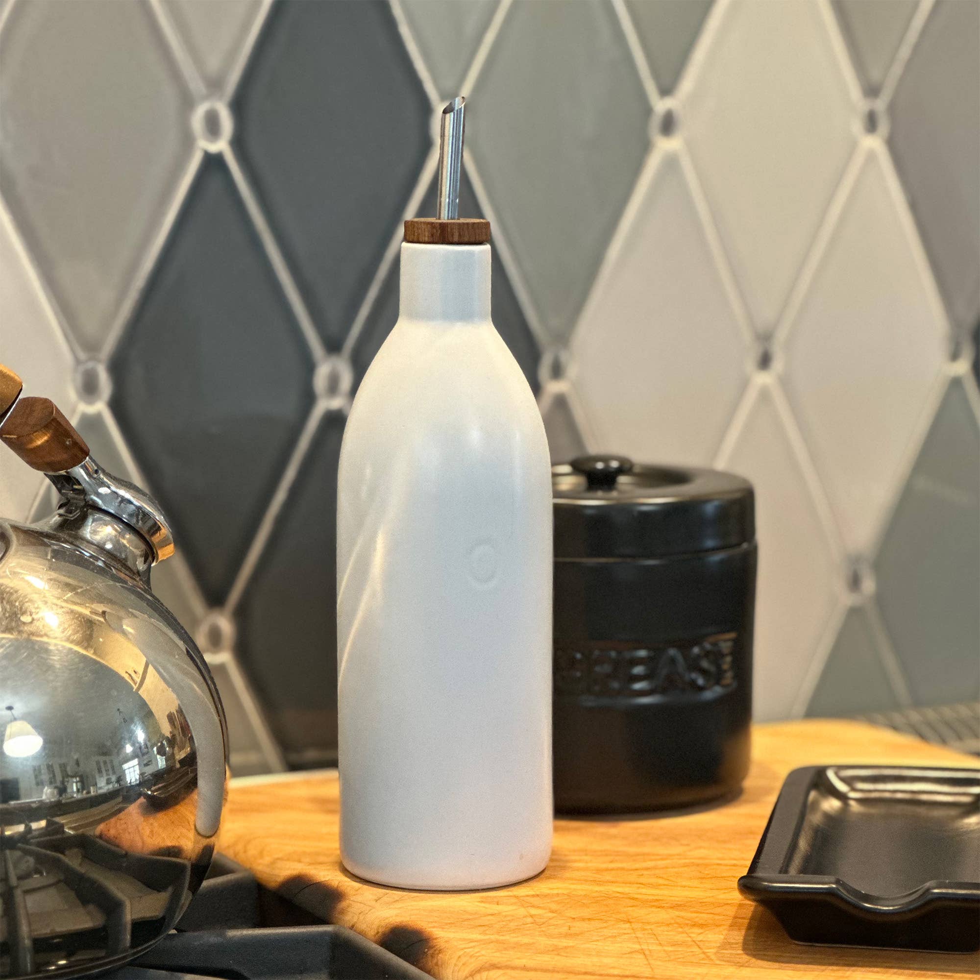 White Ceramic Olive Oil Dispenser Bottle, 17 oz – Cassandra's Kitchen