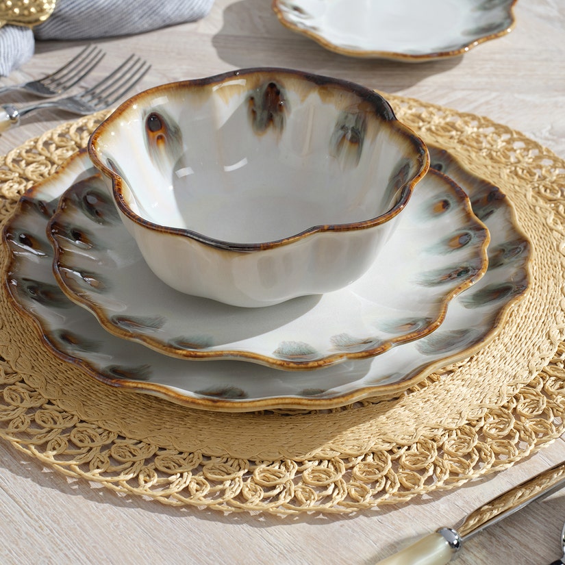 Amoria Dinnerware Set - 16 pc set