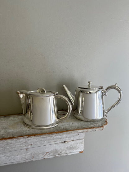 HÔTEL Silver Teapot