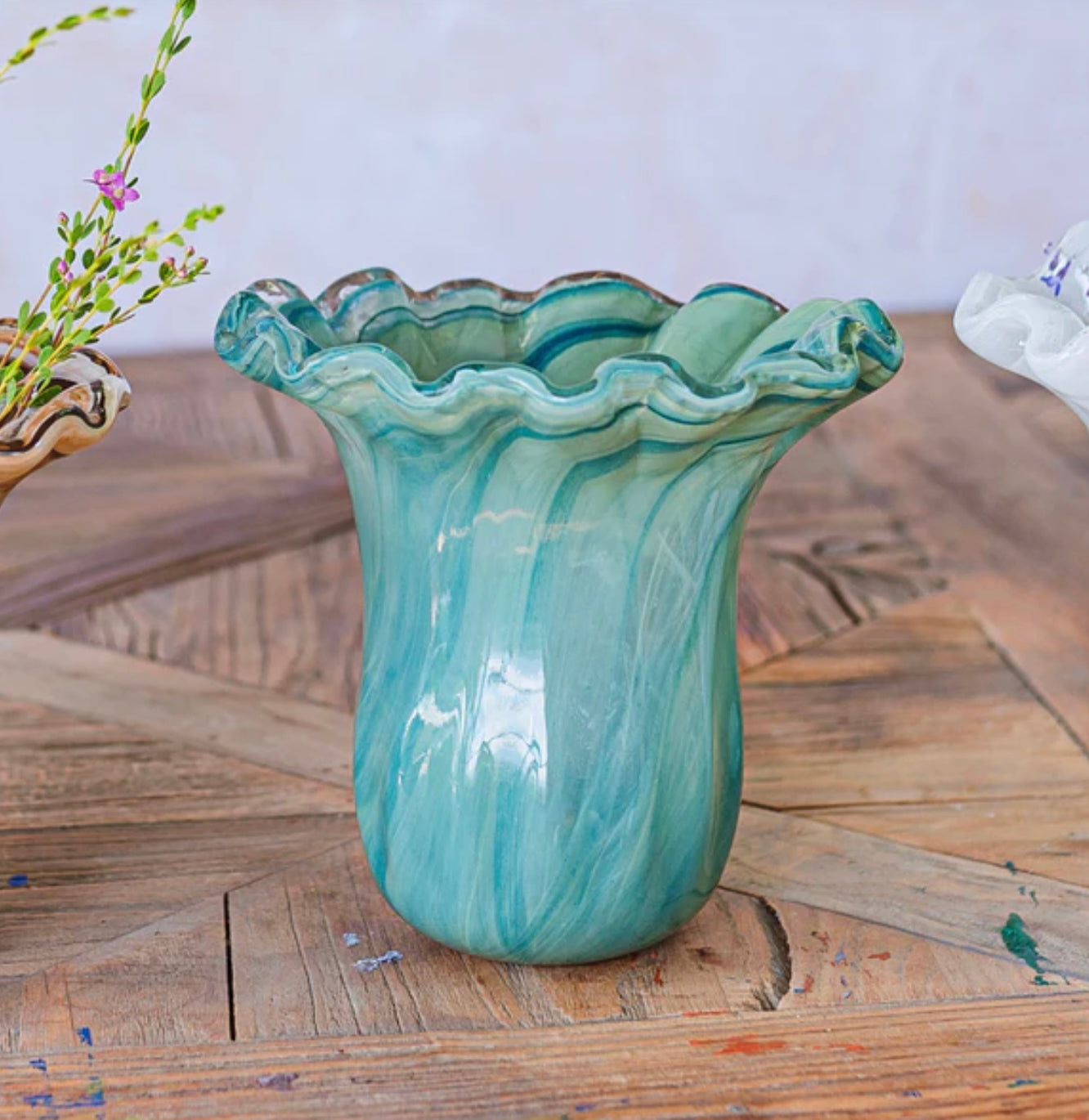 Vietri Onda Glass Tulip Vase - Small Green Vase VIETRI