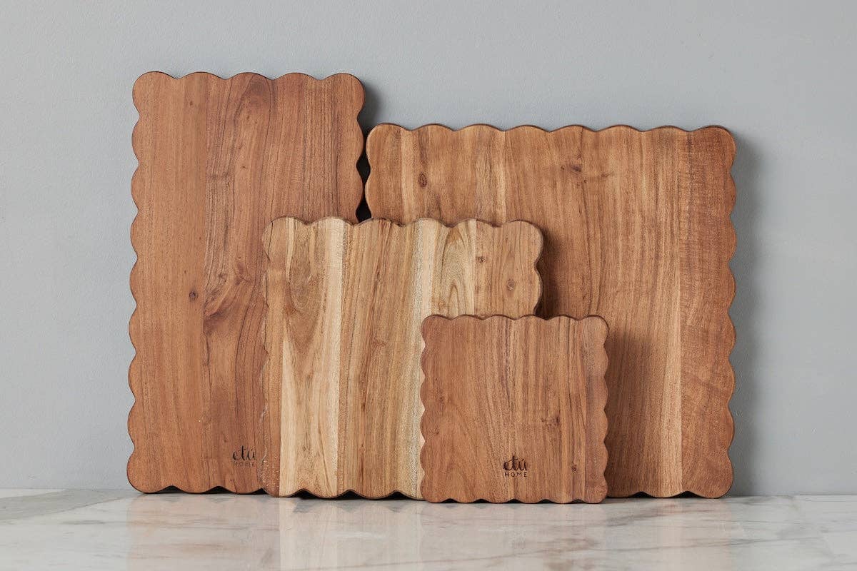 Scalloped Cutting Board, Rect. Med Plank- 18"x10"x1" Kitchen Tools etúHOME