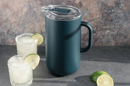 Vacuum-Insulated 2-Liter Pitcher in Caviar served