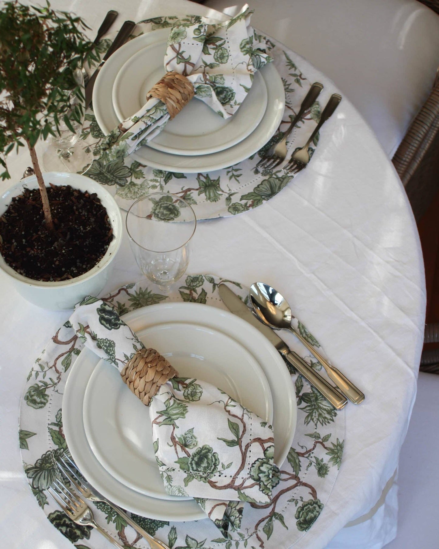 Florence Floral Round Placemats, Set of Four: Fern Linens and placemats Willamere